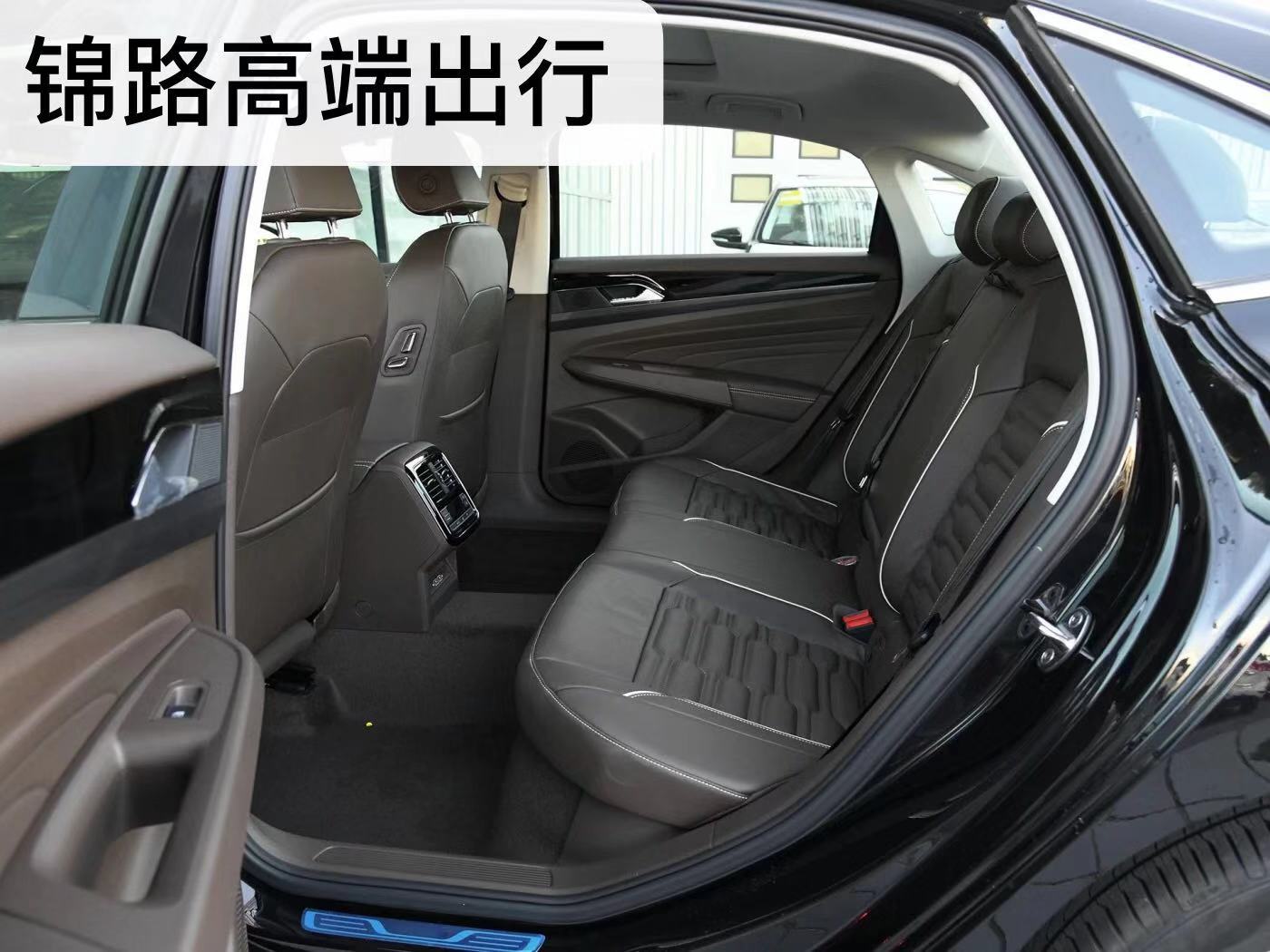 锦路出行-5座豪华帕萨特轿车